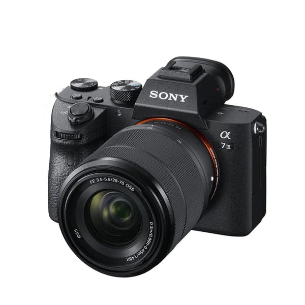 Sony A7 III + FE 28-70mm F/3.5-5.6 Garanzia Sony Italia Sony A7 III + FE 28-70mm F/3.5-5.6 Garanzia Sony Italia